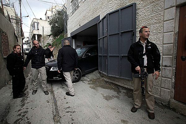Jews Enter Six More Buildings in Silwan Secretly Bought from Arabs