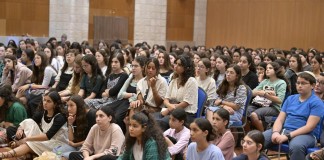 Teens Celebrate the Power of Connection at TorahNoar Unity Conference