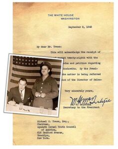 Letter from the White House regarding Pvt. Herman Moskowitz, 1942; Photo of Mike Tress with Pvt. Moskowitz, 1944 (Tress Archives, KHEC)