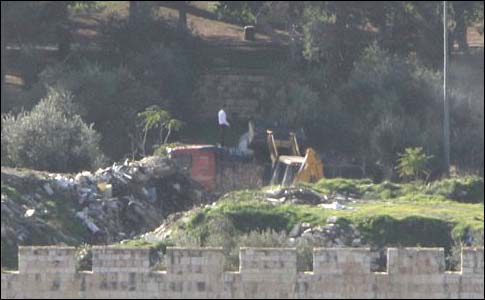 Tractor on Temple Mount A tractor working on the Temple Mount, Dec. 24th.