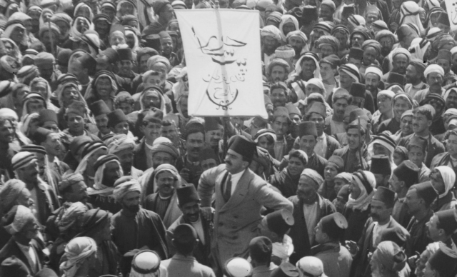 Aref al-Aref making a speech
