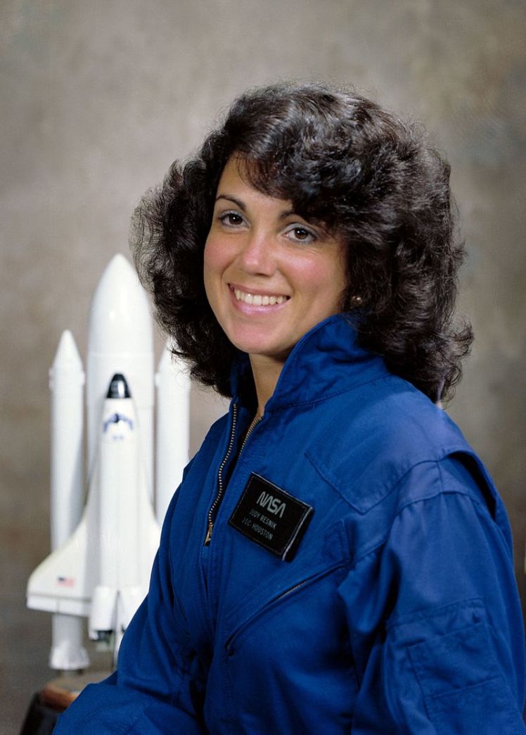 Judith_A._Resnik,_official_portrait_(cropped)