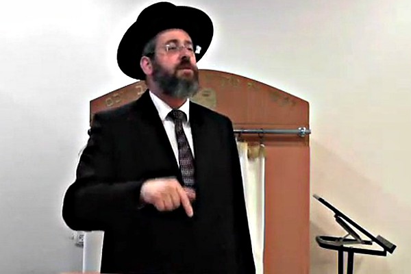 Chief Rabbi Lau Condemns Minister Bennett’s Visit to US Conservative School