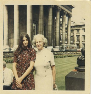Dina Gold and her grandmother Nellie Wolff, outside British Museum